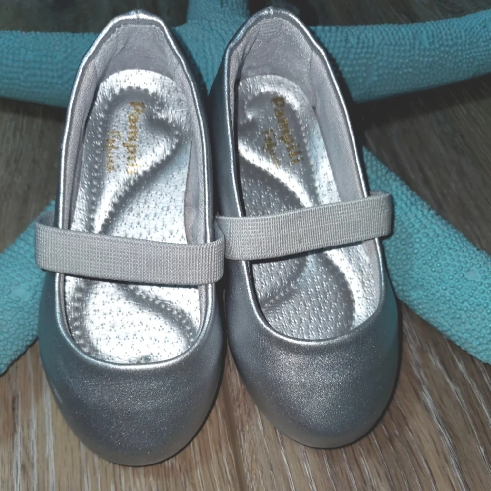 Baby/Toddler girls Pampili silver faux leather ballet style dress shoes Size 5